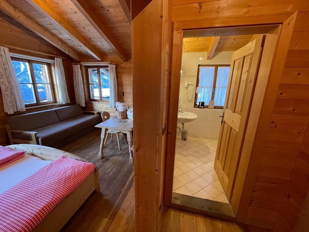 Glinzhof Mountain Natur Resort Agriturismo San Candido Eksteriør bilde