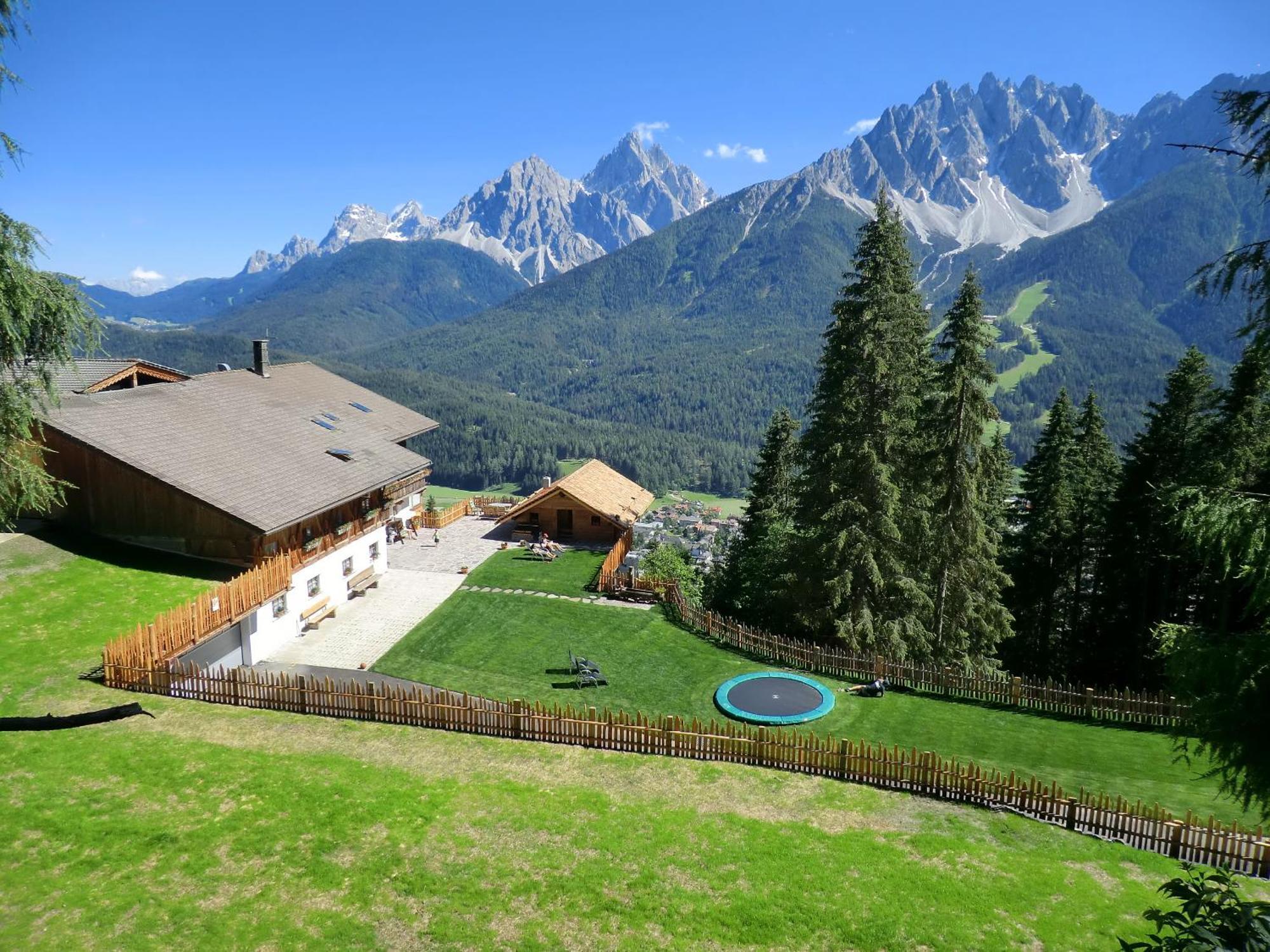 Glinzhof Mountain Natur Resort Agriturismo San Candido Eksteriør bilde