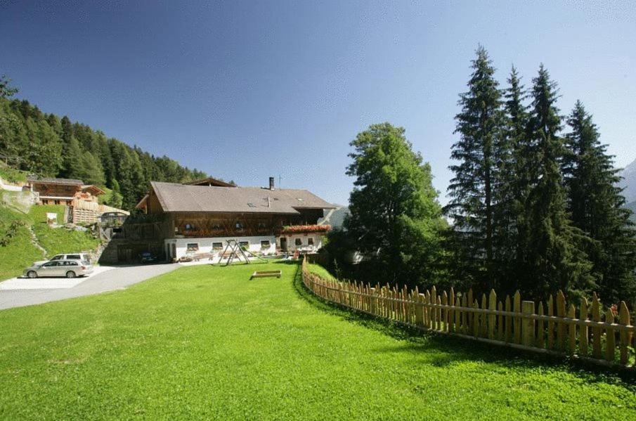 Glinzhof Mountain Natur Resort Agriturismo San Candido Eksteriør bilde