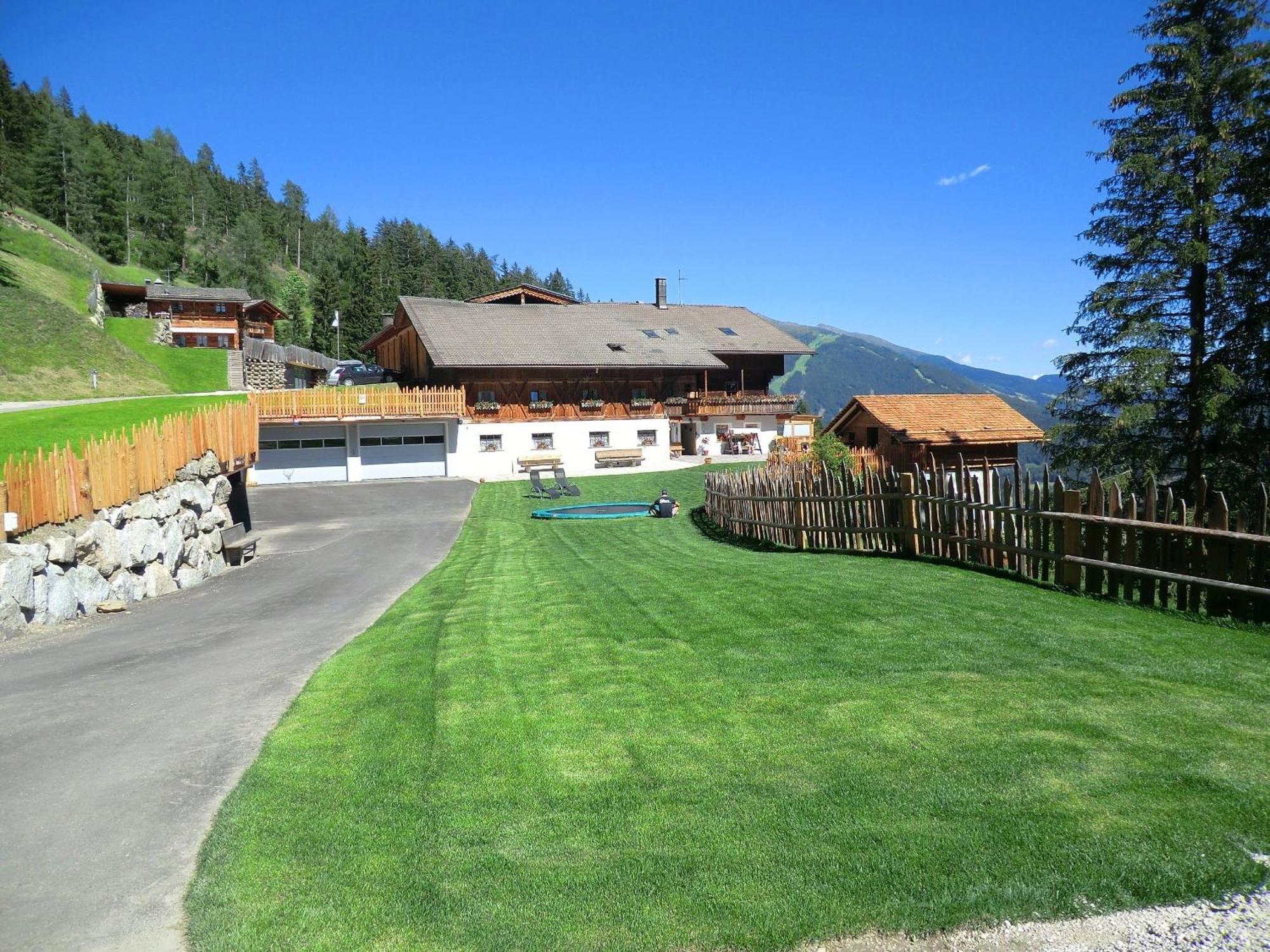 Glinzhof Mountain Natur Resort Agriturismo San Candido Eksteriør bilde