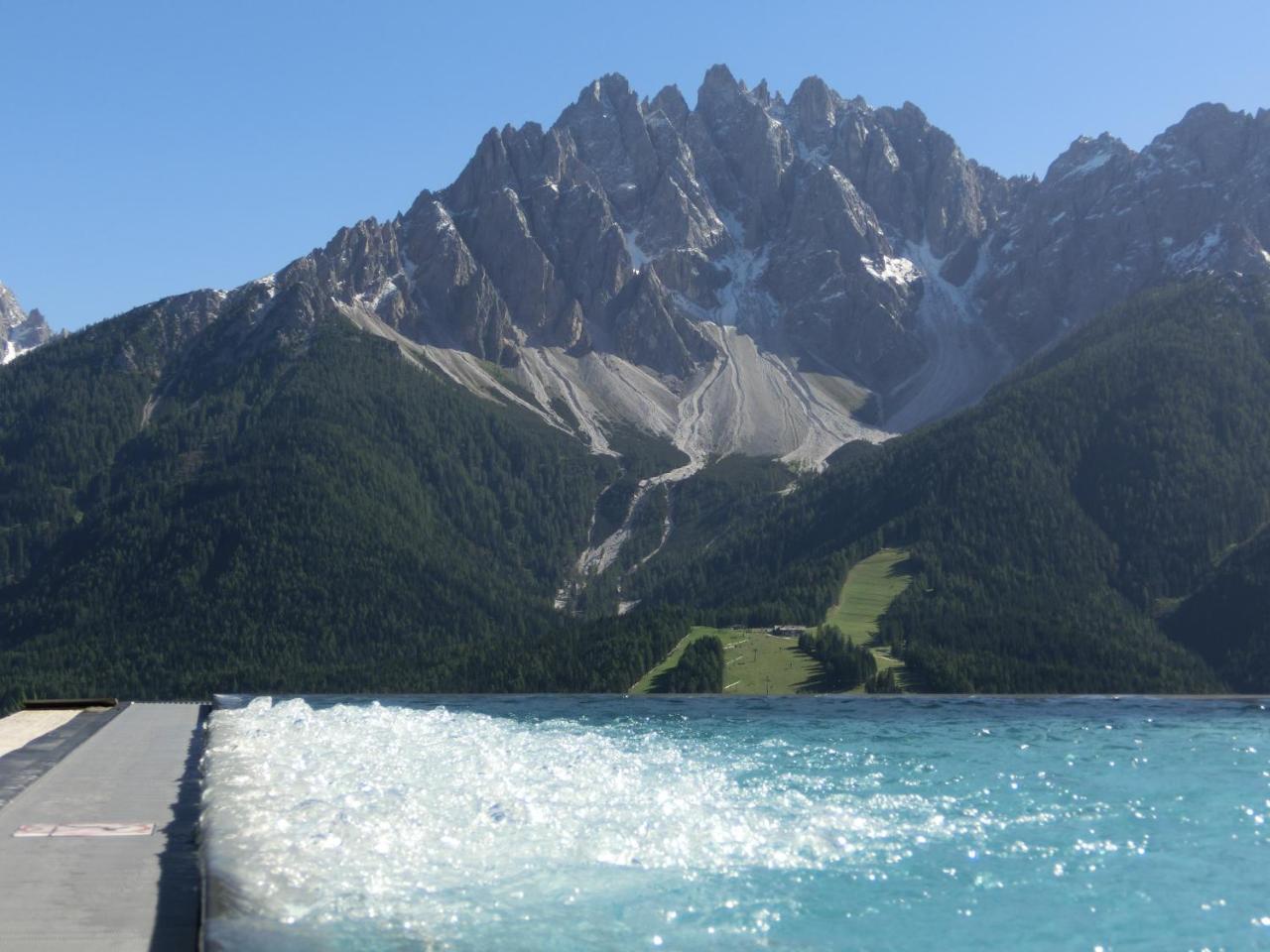 Glinzhof Mountain Natur Resort Agriturismo San Candido Eksteriør bilde